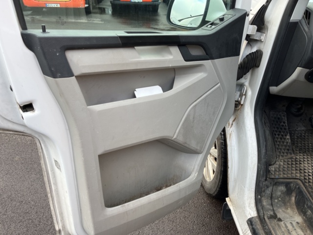 1277121-26 Volkswagen Transporter T30 med verkstadsinredning, sekventiell, 140hk -2016