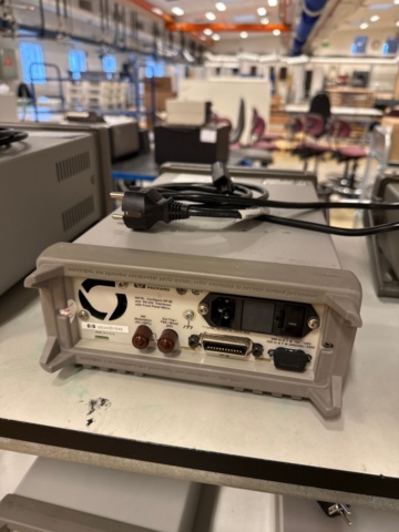 1324634-2 Hewlett-Packard (HP) 33120A Function/Arbitrary Waveform Generator, signal and function generator