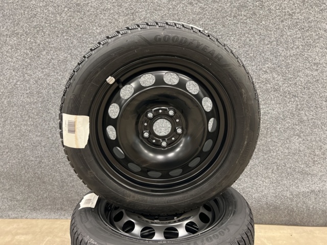 1327589-2 Tires on steel rims, Goodyear 205/55 R16