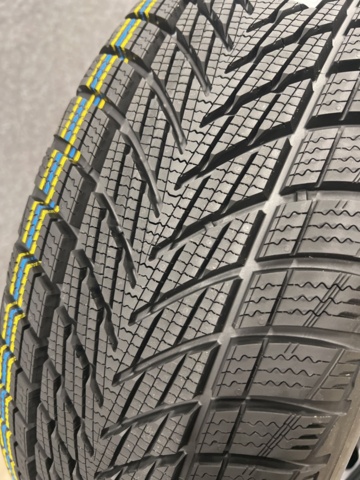 1327589-6 Tires on steel rims, Goodyear 205/55 R16