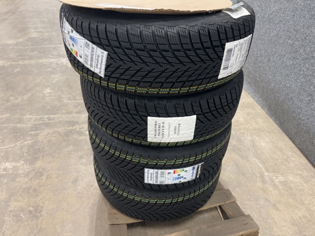 1327589-3 Tires on steel rims, Goodyear 205/55 R16