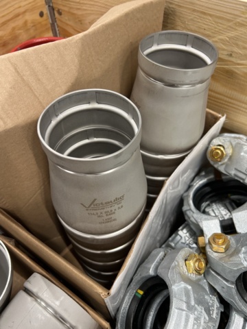 1327631-21 Lot of parts for sprinkler systems, Victaulic