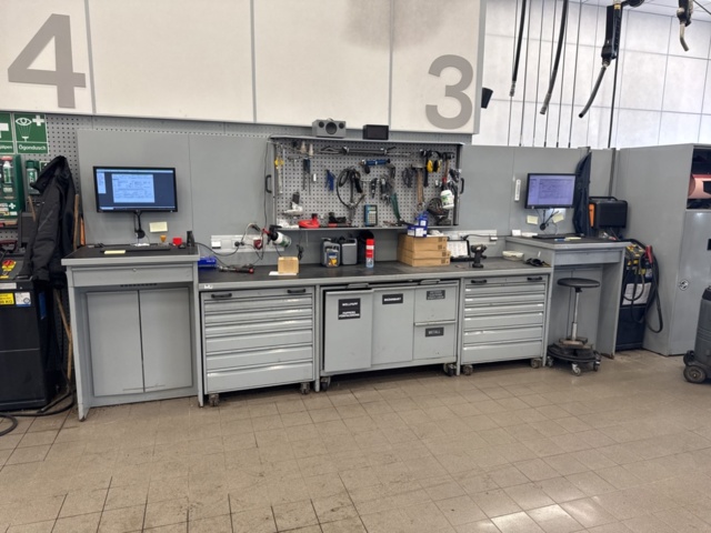 1320937-1 Verkstadsinredning' förvaringssystem i stål - Lådskåp, väggskåp och verktygsvagnar