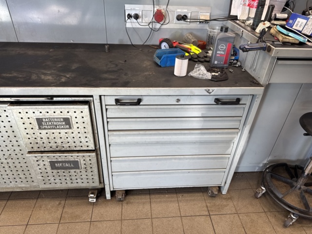 1320937-5 Verkstadsinredning' förvaringssystem i stål - Lådskåp, väggskåp och verktygsvagnar