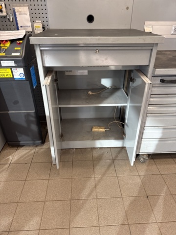 1320937-8 Verkstadsinredning' förvaringssystem i stål - Lådskåp, väggskåp och verktygsvagnar