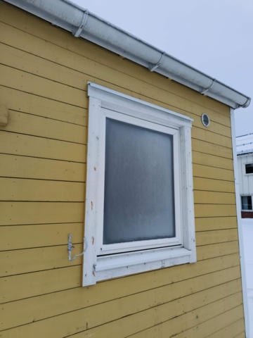 1289304-18 Manskapsbod