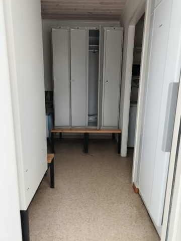 1289304-24 Manskapsbod