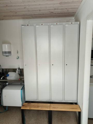 1289304-26 Manskapsbod