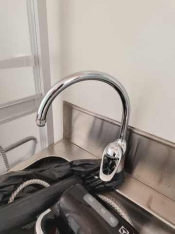 1289304-28 Manskapsbod