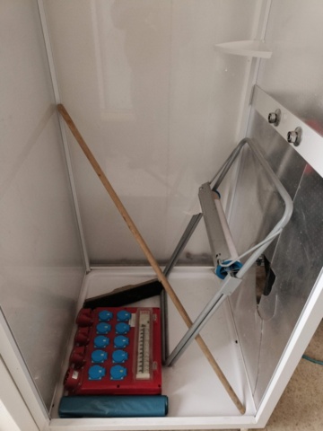 1289304-30 Manskapsbod