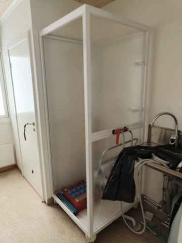 1289304-31 Manskapsbod