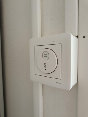 1289304-35 Manskapsbod