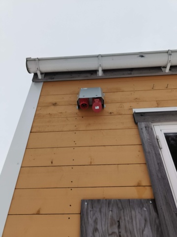 1289331-15 Manskapsbod