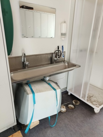 1289331-20 Manskapsbod