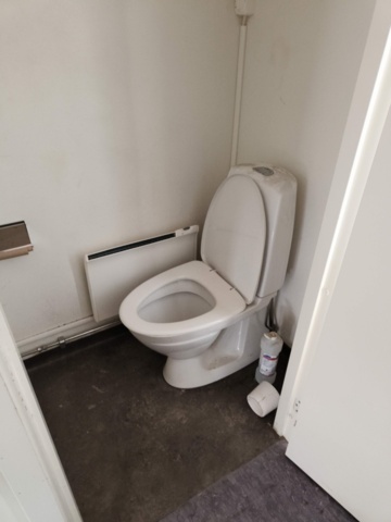 1289331-27 Manskapsbod