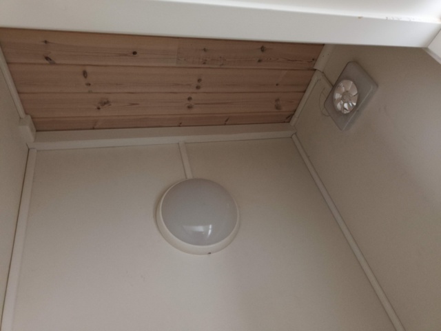 1289331-28 Manskapsbod