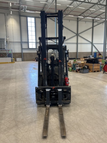 1286498-8 Motviktstruck - Linde E16-02 EVO -2021