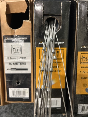 1328356-5 Sortiment med bromswire, Jagwire