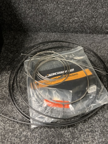 1328356-12 Sortiment med bromswire, Jagwire