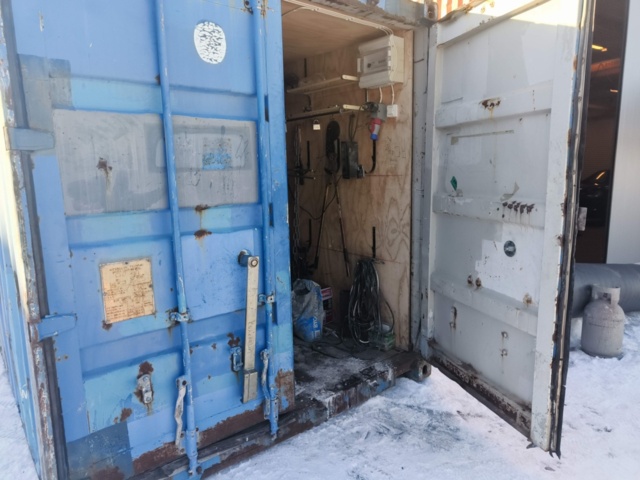 1289372-11 Container 20-Fot med innehåll