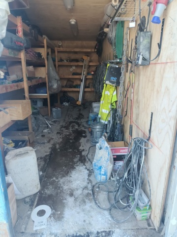 1289372-12 Container 20-Fot med innehåll