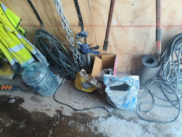 1289372-20 Container 20-Fot med innehåll