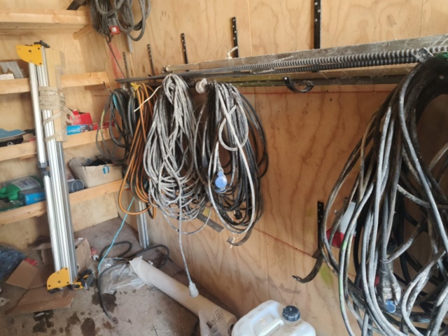 1289372-22 Container 20-Fot med innehåll