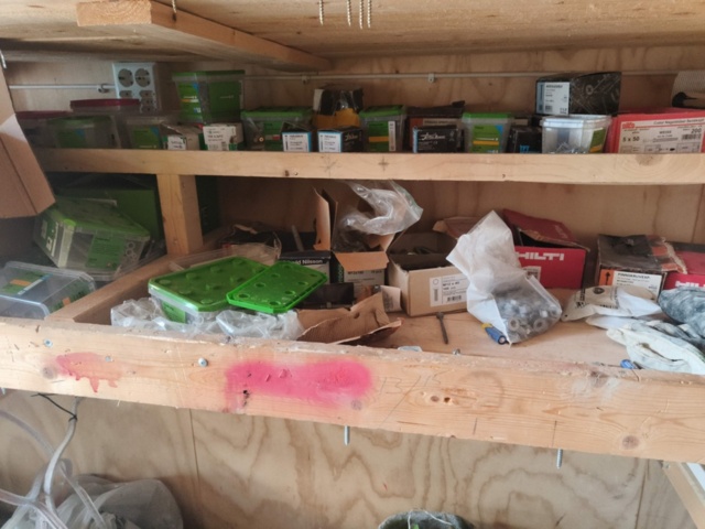 1289372-23 Container 20-Fot med innehåll