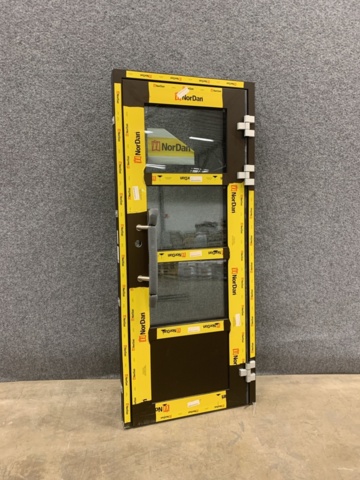 1328620-2 Aluminum door NorDan Sapa 2086, 9x21