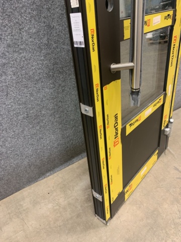 1328620-8 Aluminum door NorDan Sapa 2086, 9x21