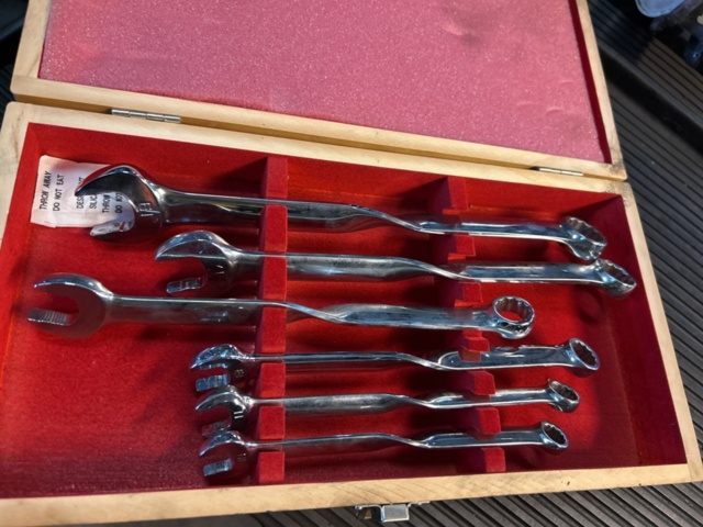 1289961-2 Ergonomic wrench set in box
