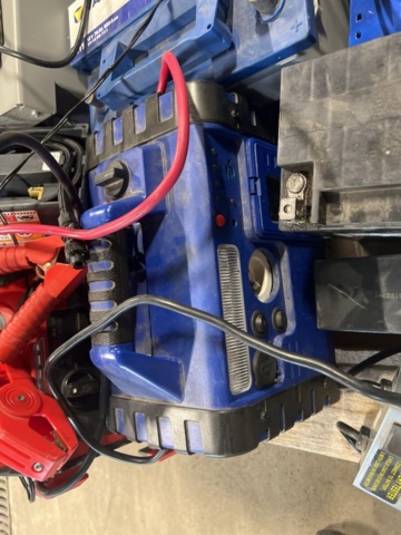 1325424-8 Samling med diverse batterier och laddare