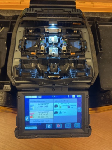 1325429-4 Fibersvets med fiberkap - Fujikura 90S / Fujikura CT50