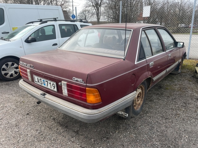 1294156-4 Opel Rekord 2.0 E Manual, 110hp, 1983 (Renovation project)