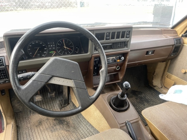 1294156-13 Opel Rekord 2.0 E Manual, 110hp, 1983 (Renovation project)