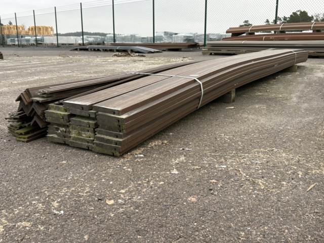 1317150-1 Start/Stair nosing boards in composite decking Dark brown - approx. 15m²