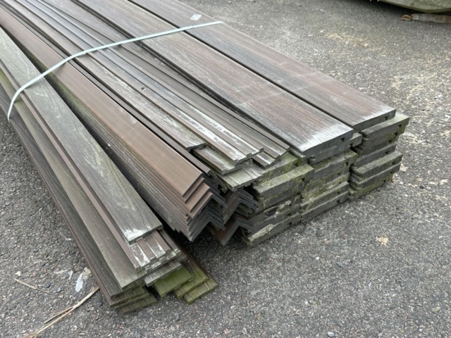 1317150-3 Start/Stair nosing boards in composite decking Dark brown - approx. 15m²