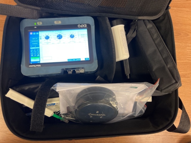 1325494-2 Fibertestare med tillbehör - EXFO MaxTester MAX-715B -2021