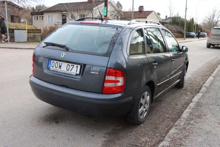 1330148-7 Škoda Fabia Combi 1.2 Manual, 64hp, 2007