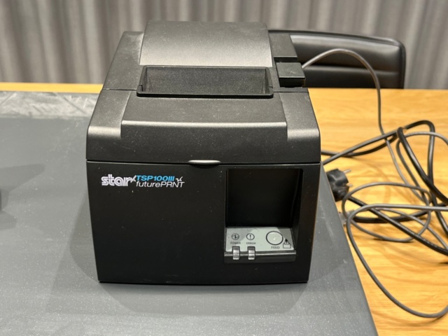 1330154-2 Cash register, receipt printer and DORO telephone