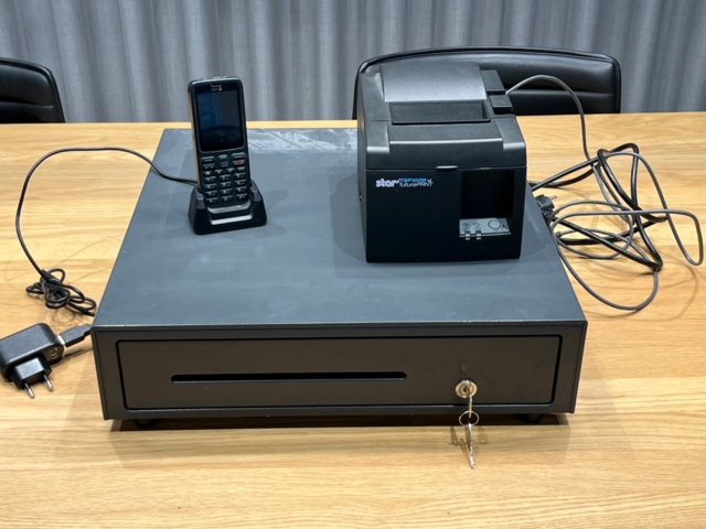 1330154-1 Cash register, receipt printer and DORO telephone