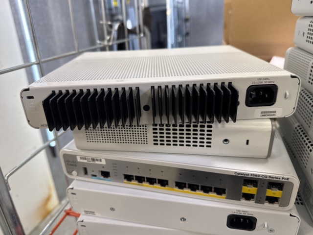 1308806-19 Large batch of IT equipment – servers, switches, firewalls and screens – approx. 80 units