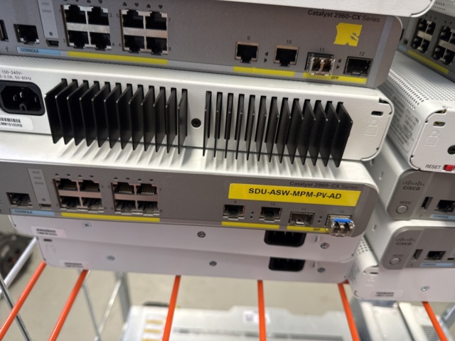 1308806-23 Large batch of IT equipment – servers, switches, firewalls and screens – approx. 80 units