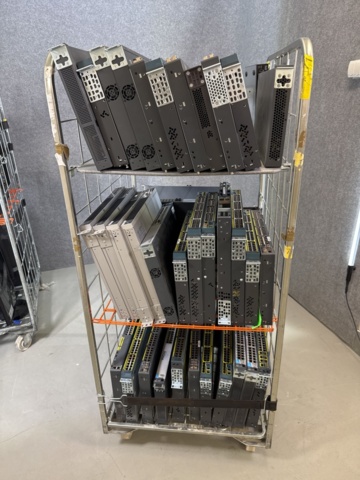 1308806-24 Large batch of IT equipment – servers, switches, firewalls and screens – approx. 80 units