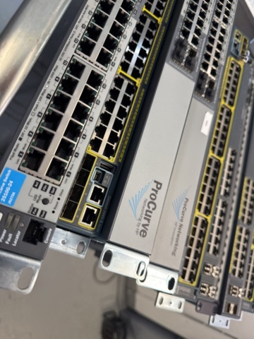 1308806-27 Large batch of IT equipment – servers, switches, firewalls and screens – approx. 80 units