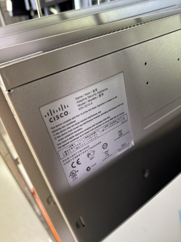 1308806-32 Large batch of IT equipment – servers, switches, firewalls and screens – approx. 80 units