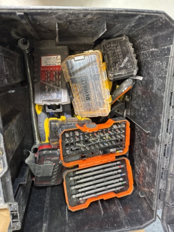 1308809-11 Mixed collection of tools, materials and accessories