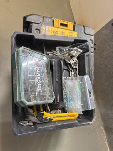 1308809-12 Mixed collection of tools, materials and accessories