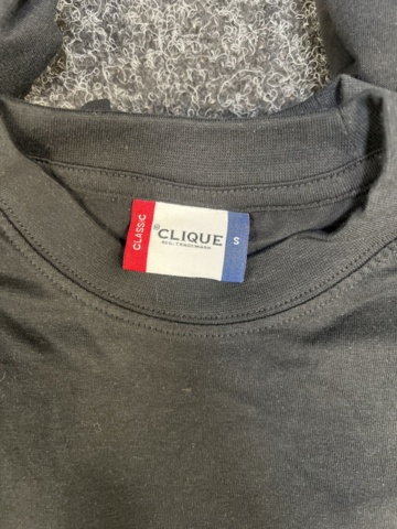 1329750-4 12 T-shirts Clique, size S