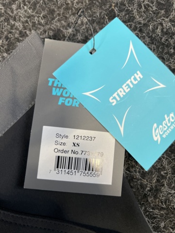 1330214-4 Shorts Gesto 1212237, size XS